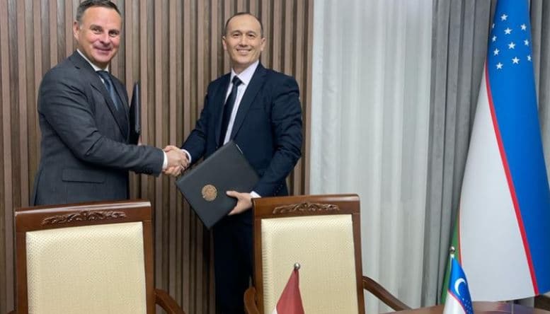 Satiksmes ministrijas valsts sekretāra vietnieks Uldis Reimanis un Uzbekistānas transporta ministra vietnieks Abdusamats Muminovs