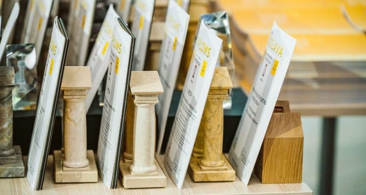 Gada labākās būves Latvijā 2022 trofejas