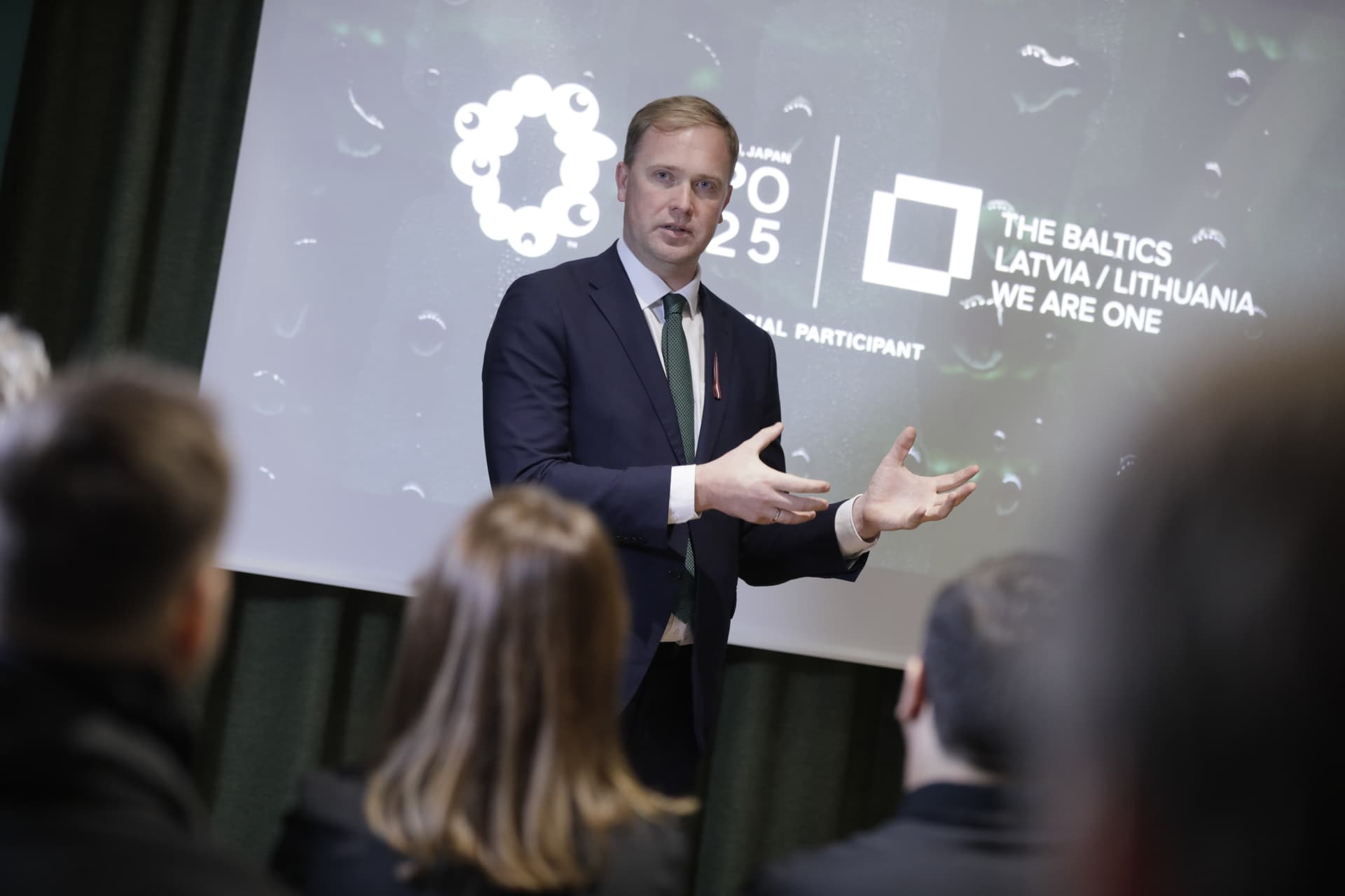 Ekonomikas ministrs expo paviljona preznetācijā