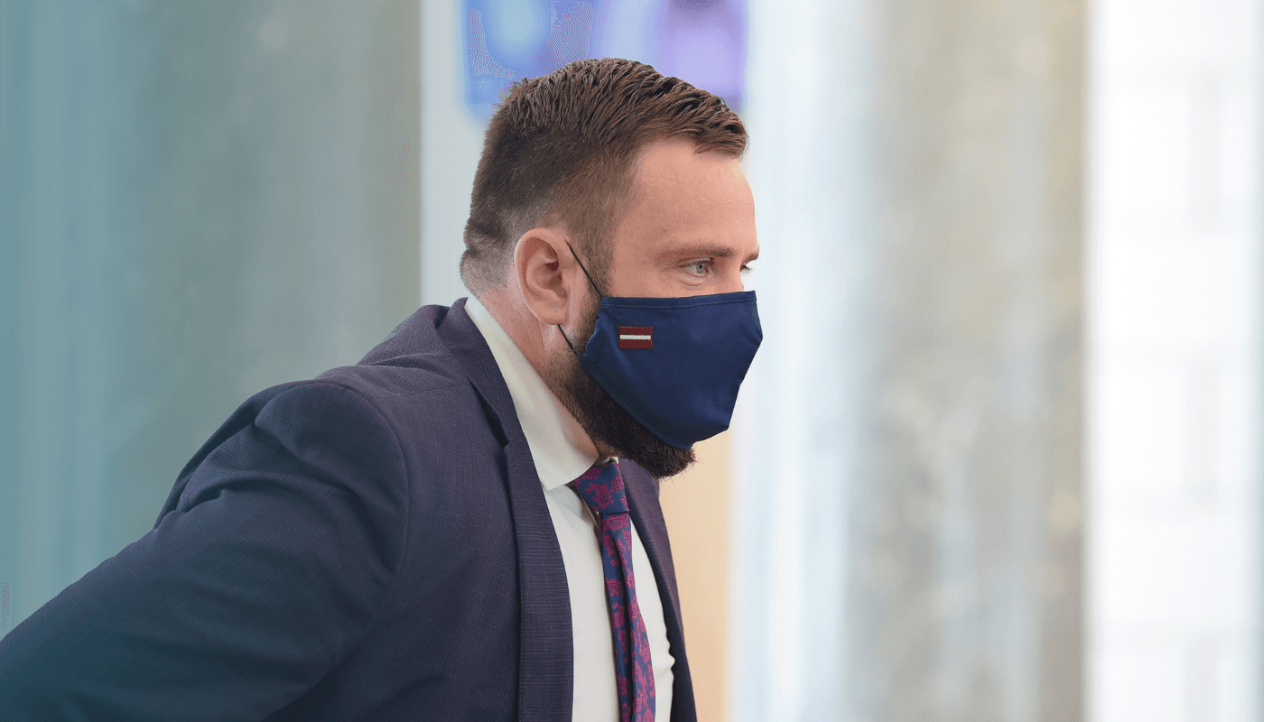 Ekonomikas ministrs sasaucis Tautsaimniecības padomi, lai pievērstu uzmanību vakcinācijai nodarbināto vidū