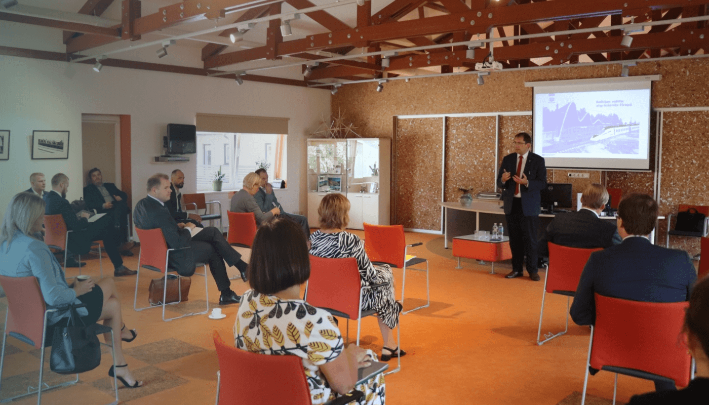 "Rail Baltica" ieviesēji ar Limbažu novada pašvaldību pārrunā Ziemeļu posma projektēšanas gaitu ar lielāko reģionālo pieturvietu skaitu