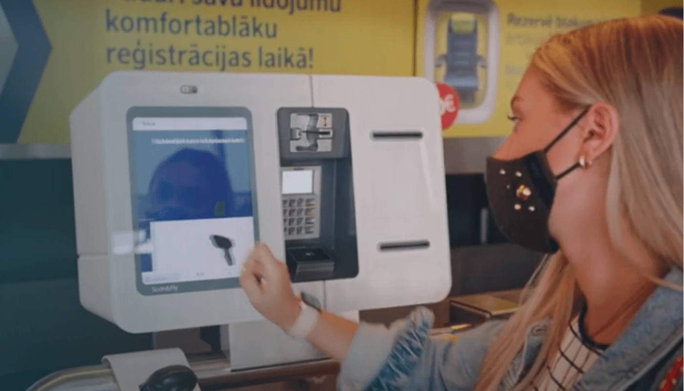 "airBaltic" pašapkalpošanās bagāžas līnija