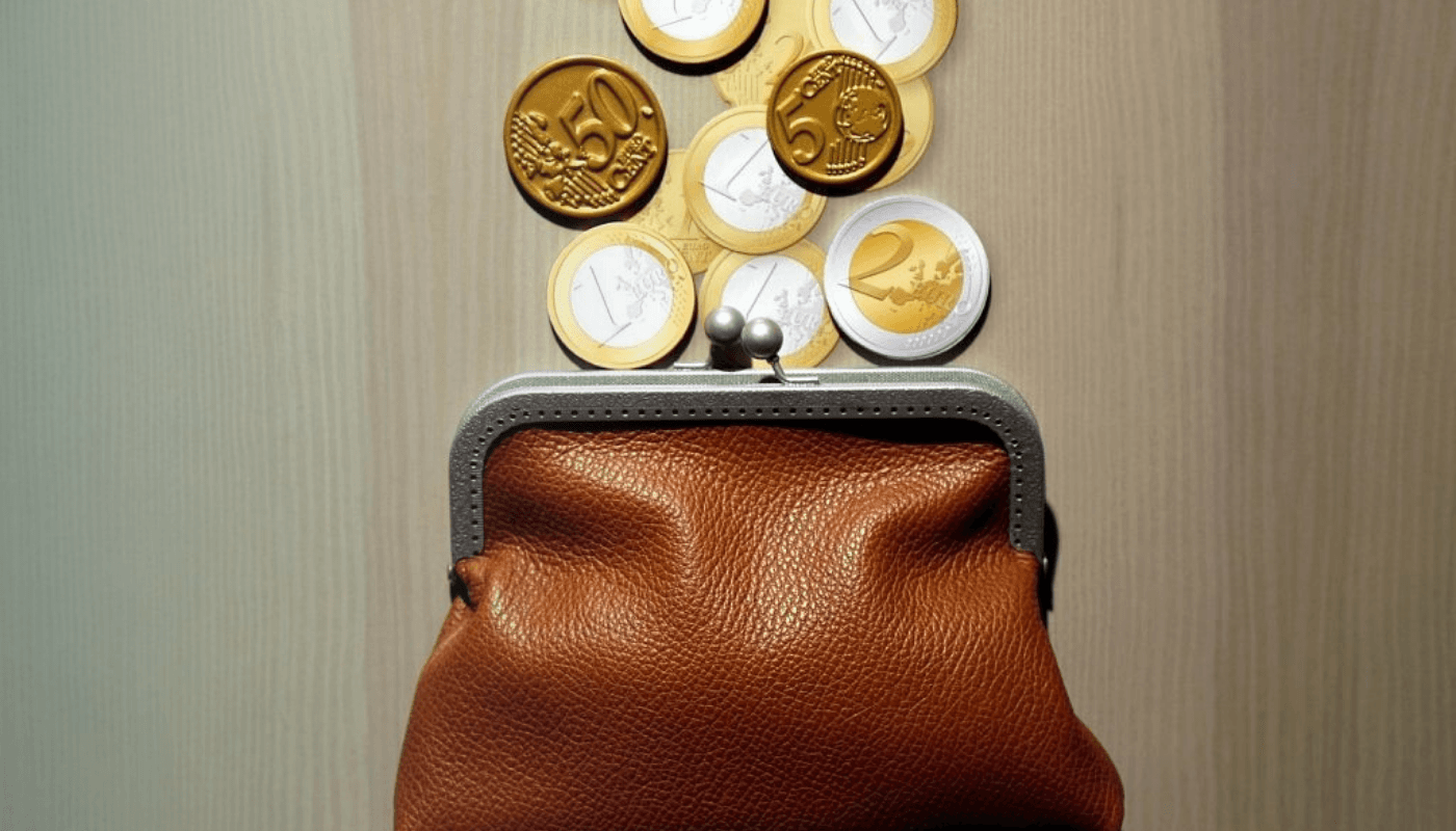 Algas nodokļu plaisa lēnām, bet stabili samazinās