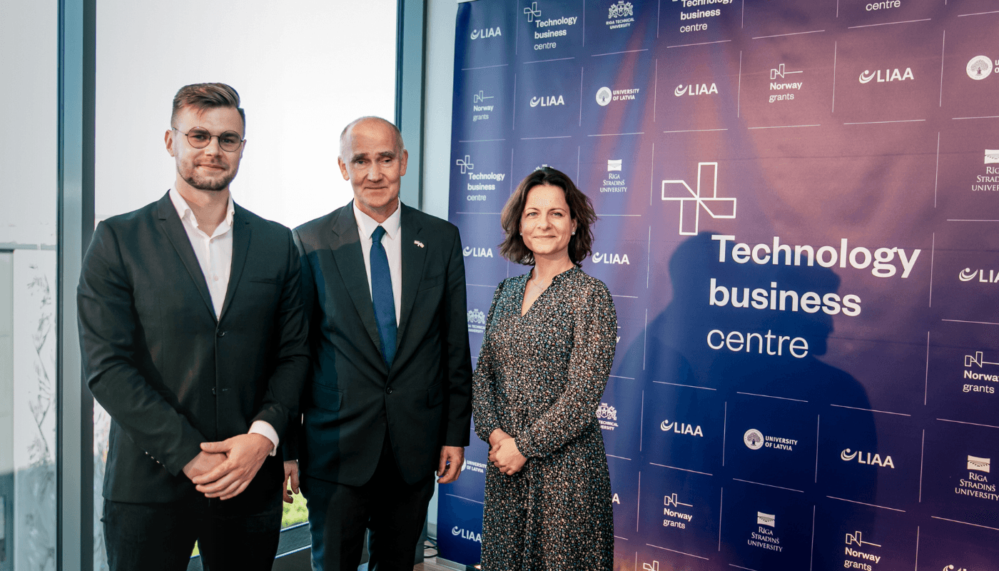 Head of the Technology Business Centre Nikita Kazakevičs, Ambassador of the Kingdom of Norway in Latvia Christian Ødegaard and Councillor of the Embassy of the Kingdom of Norway in Latvia, Agnese Cimdiņa.