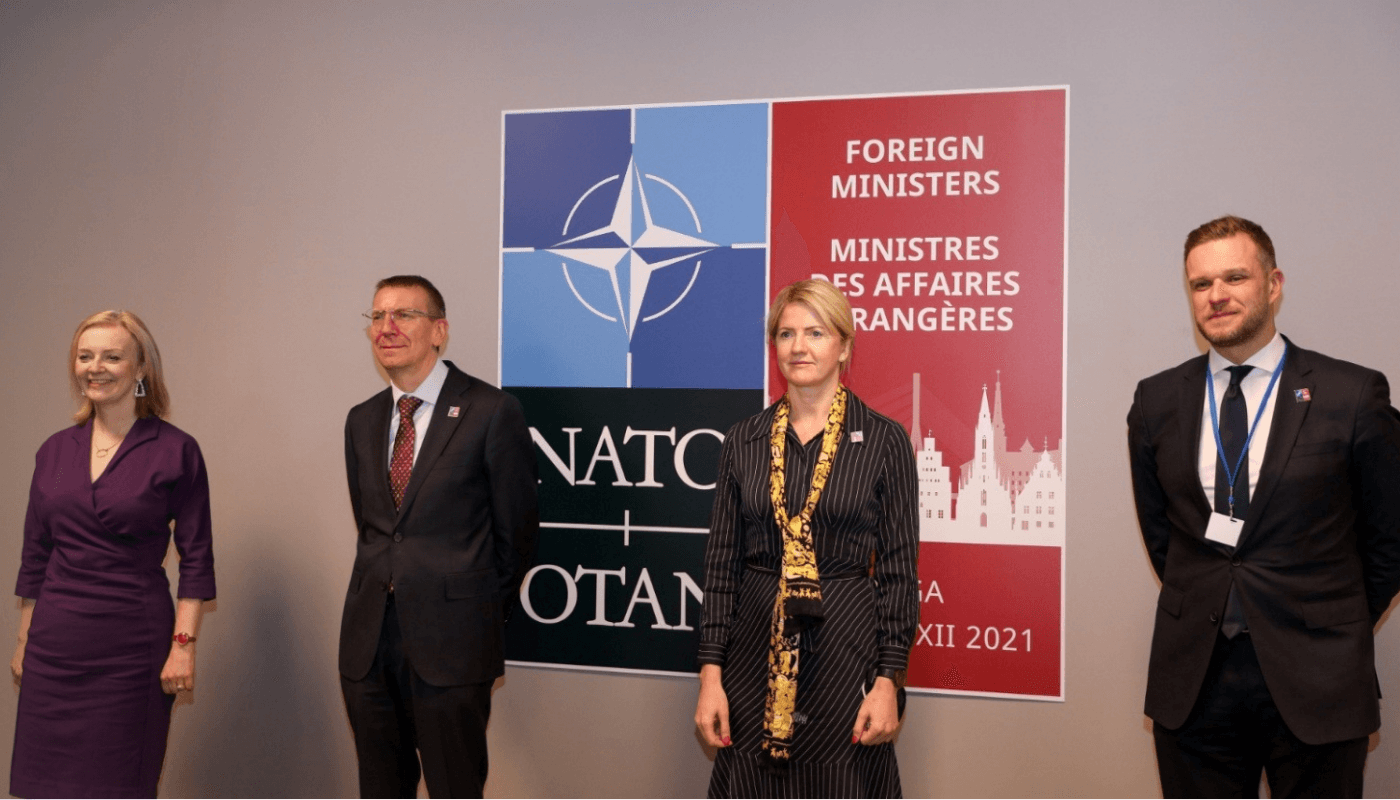 Baltijas valstu un Lielbritānijas ārlietu ministru foto