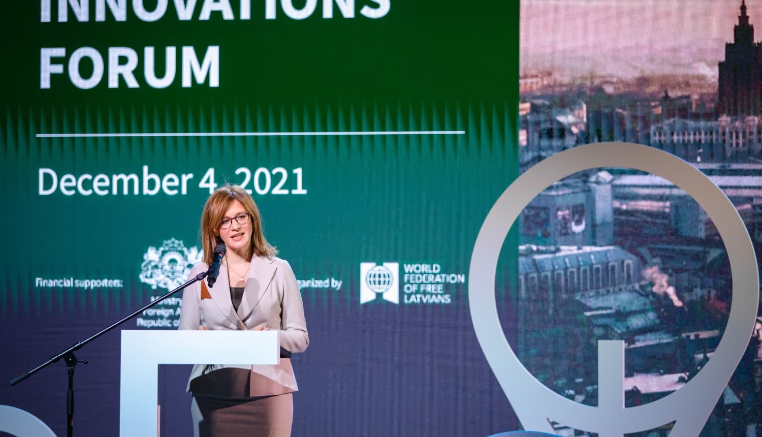 Zandas Kalniņas-Lukaševicas foto