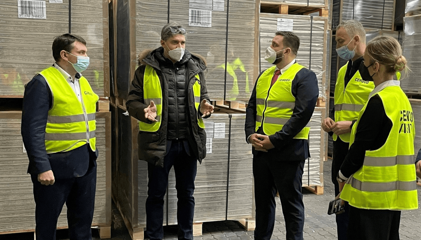 Ministra Vitenberga vizīte CEWOOD rūpnīcā