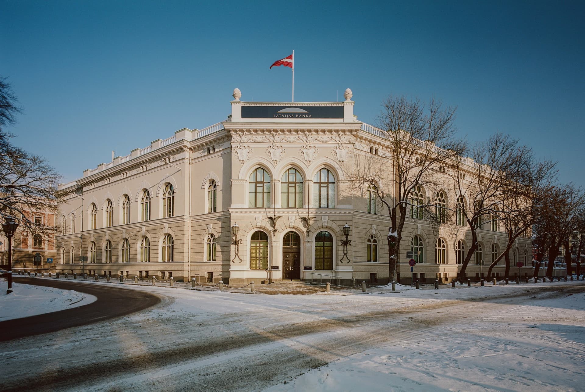 Latvijas Bankas ēkas foto