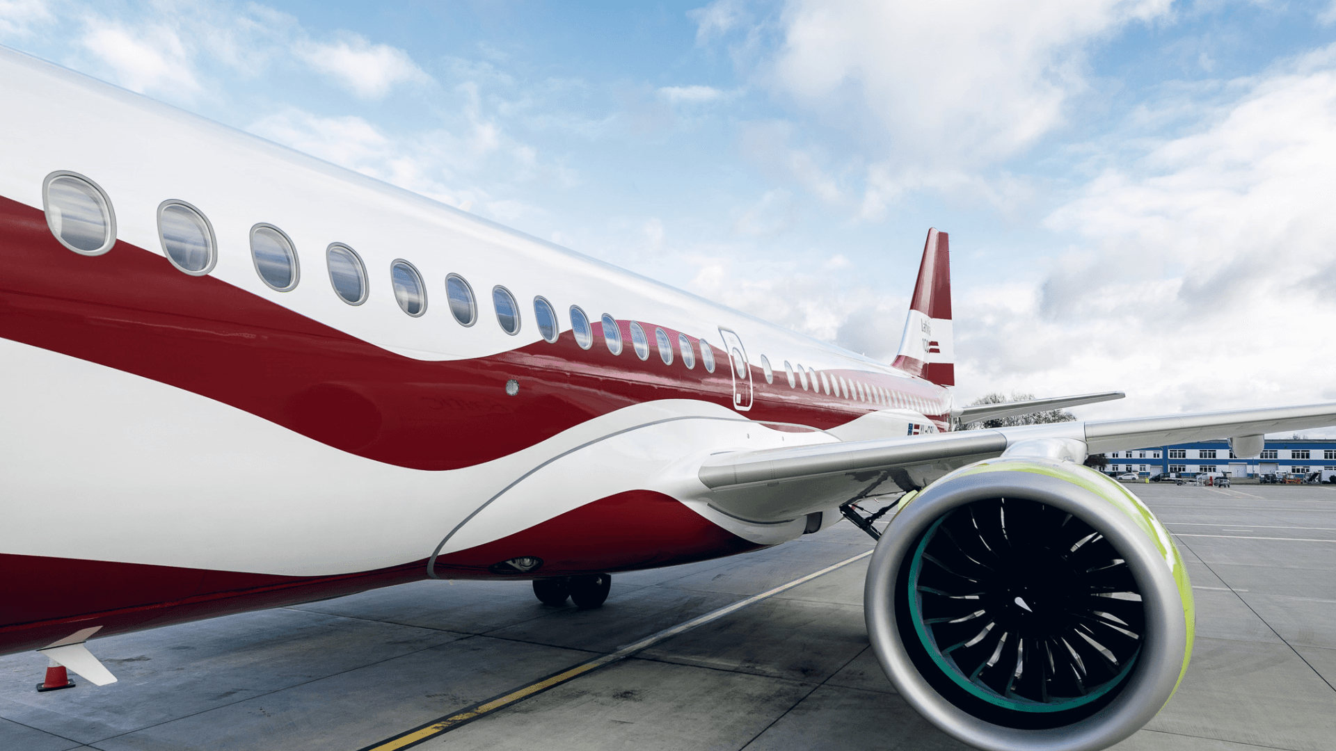 airBaltic lidmašīnas foto