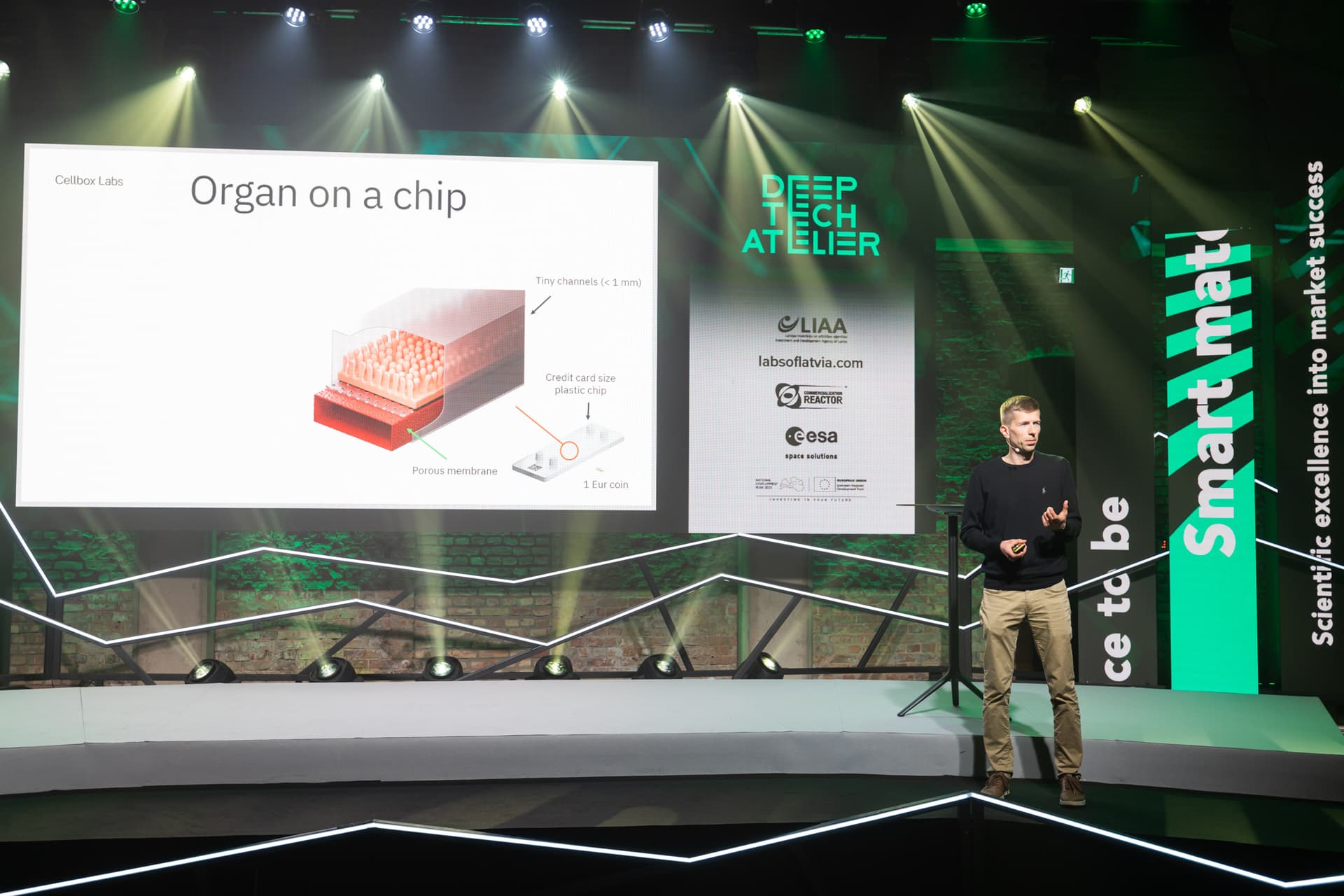 Cellbox Lab uzņēmuma prezentācijas foto