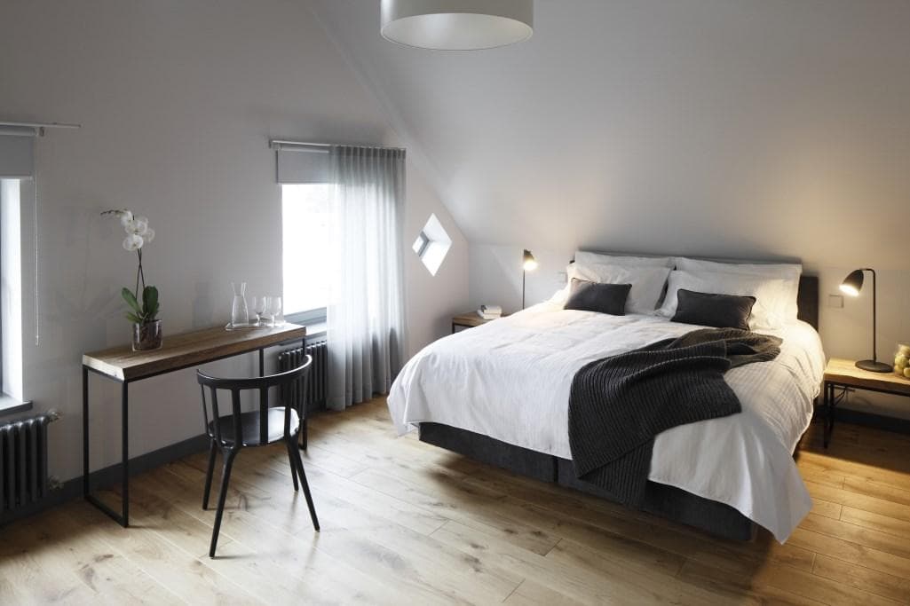 Viesnīcas numuriņa foto