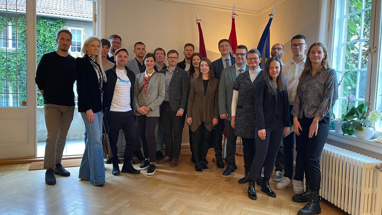 Latvijas uzņēmumu un LIAA pārstāvju foto