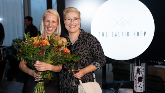 Tirdzniecības platformas pārstāvju foto