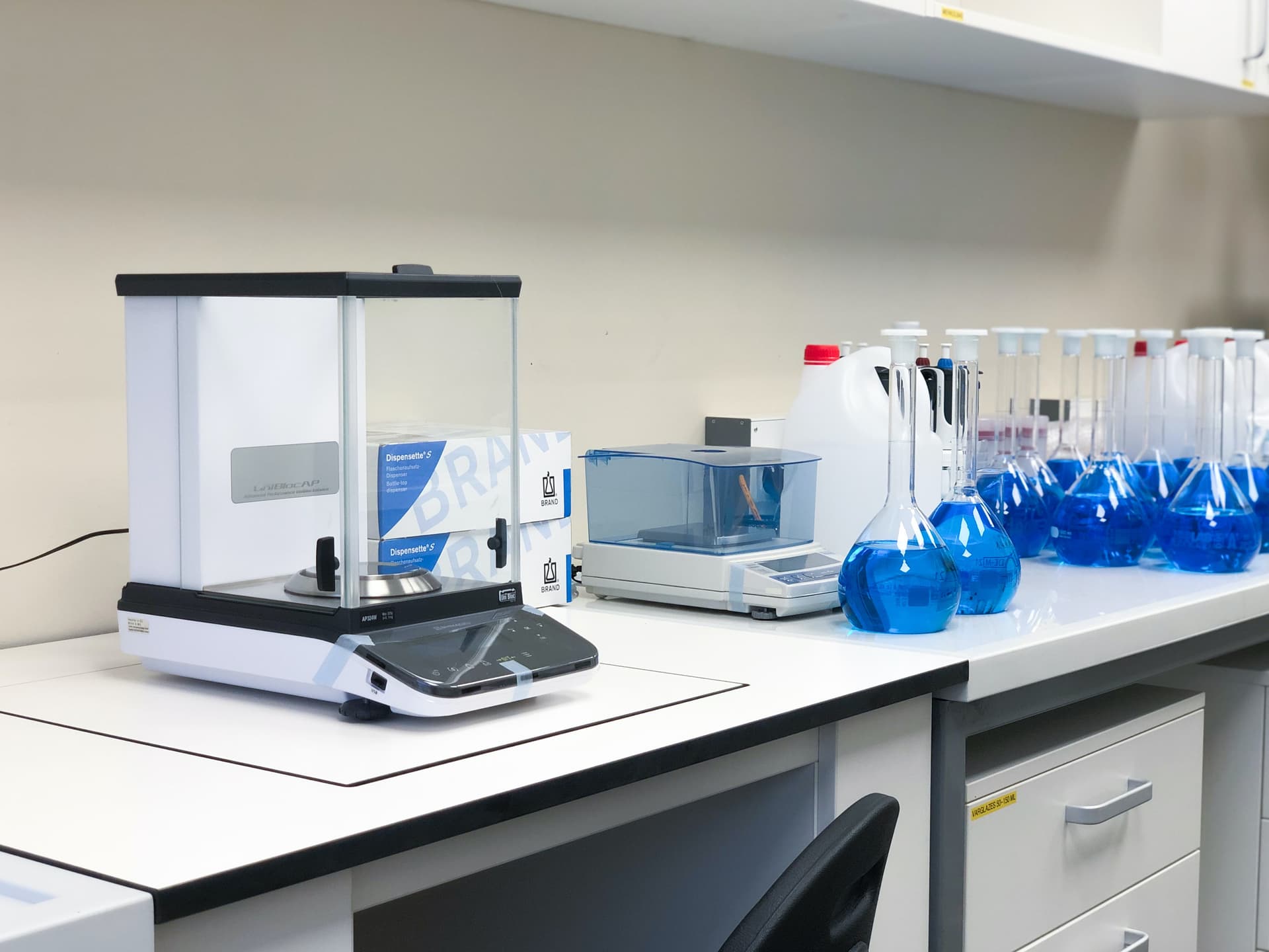 CrossChem laboratorijas foto