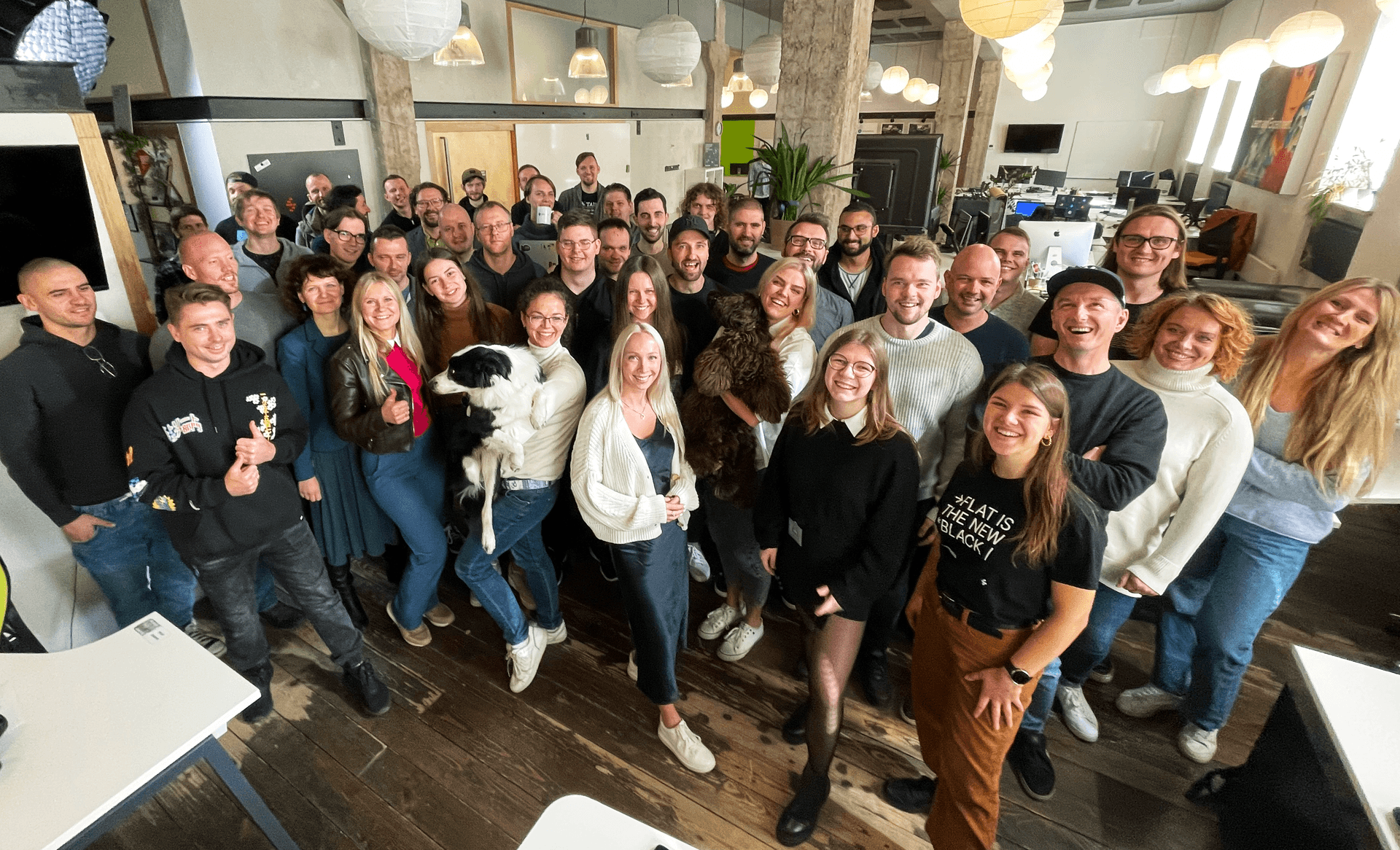 "Sonarworks" uzņēmuma darbinieku foto