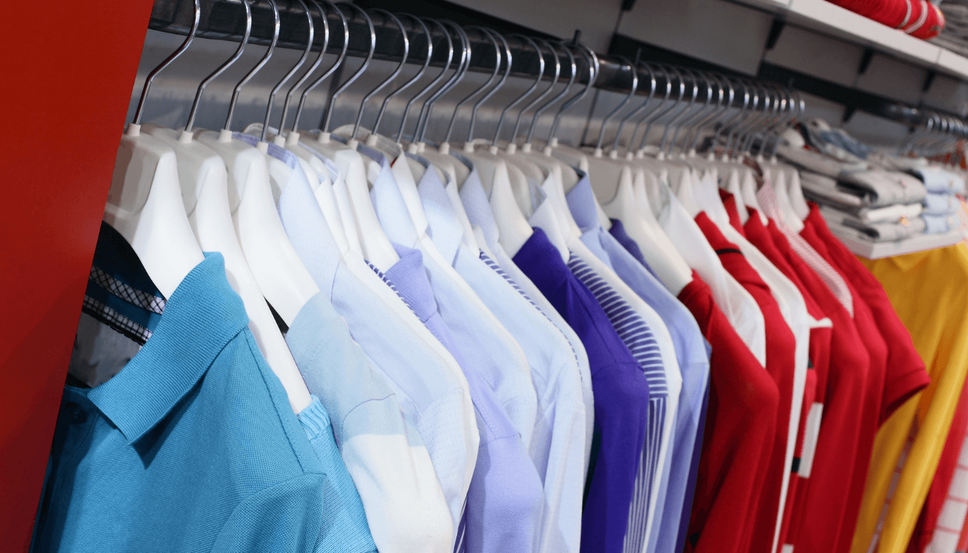 Apģērbu veikala sortimenta foto