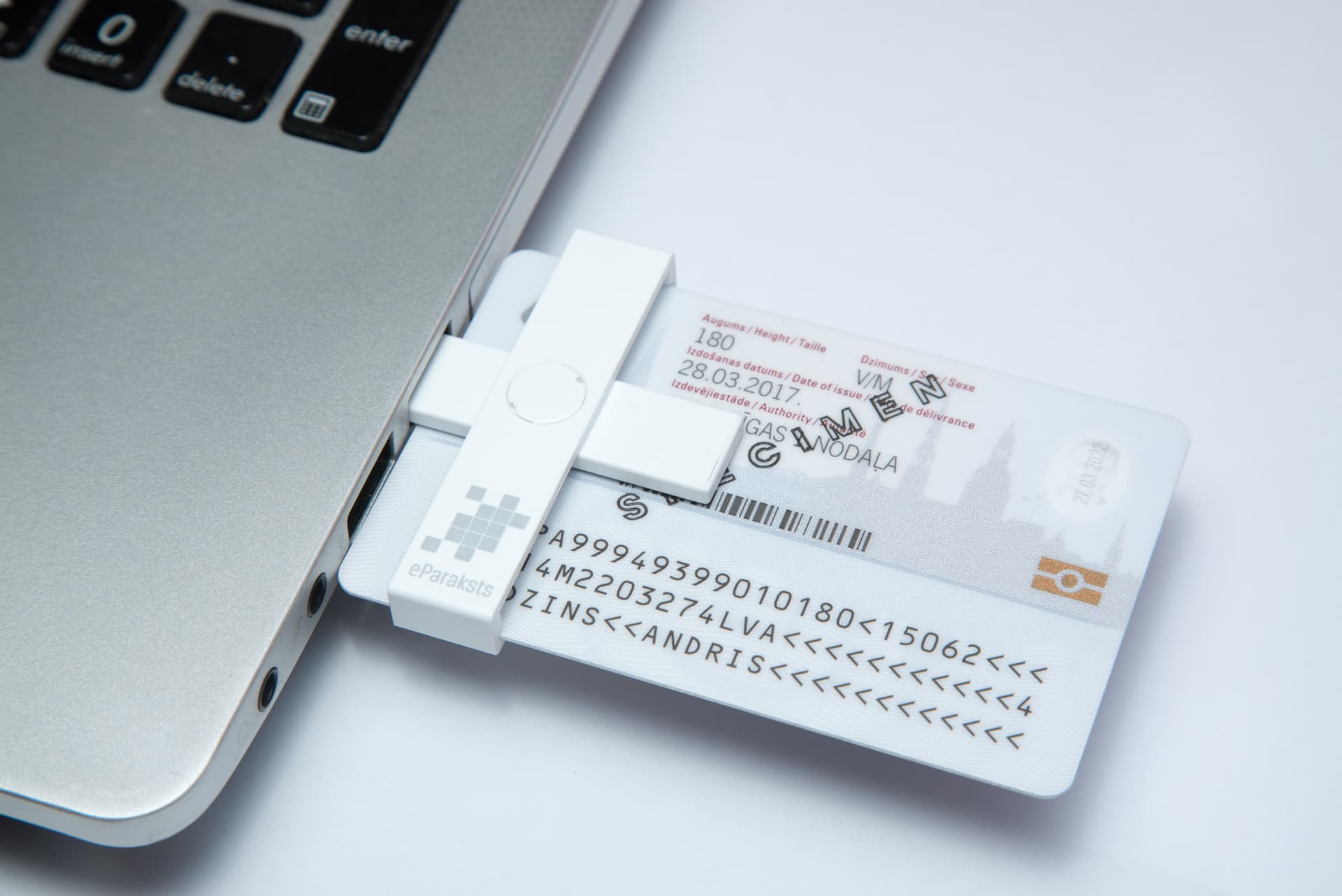 eID karšu lasītāja foto