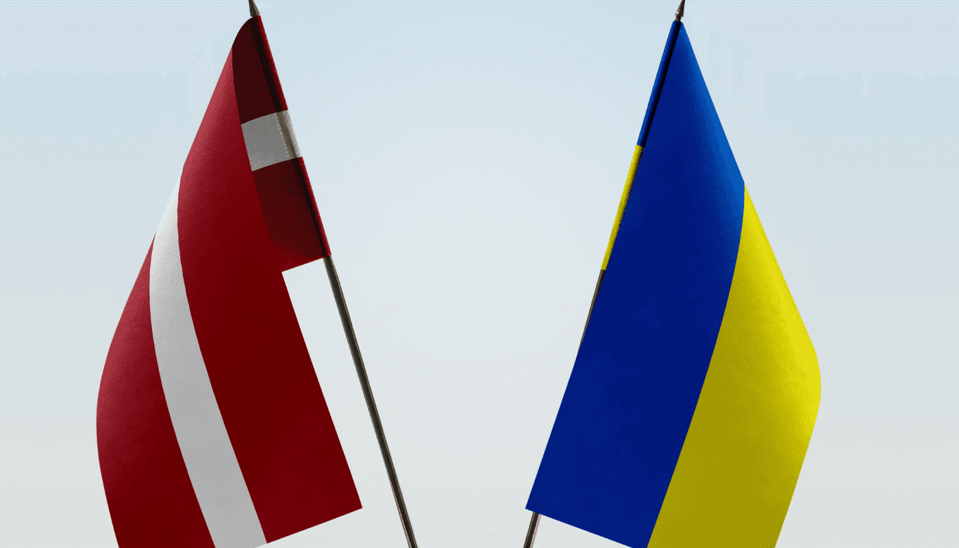 Latvijas un Ukrainas karodziņu foto