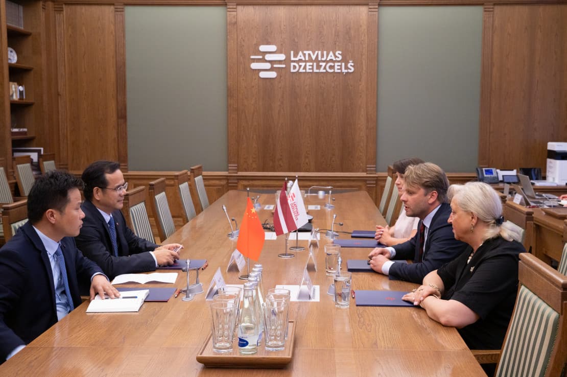 LDz un Ķīnas Tautas Republikas vēstniecības pārstāvju tikšanās LDz un Ķīnas vēstniecības pārstāvju foto