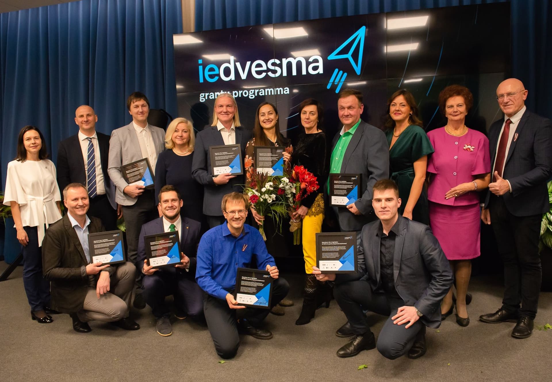 Ilustratīvs attēls: SEB grantu programmas dalībnieki Atbalsta programmas dalībnieku foto