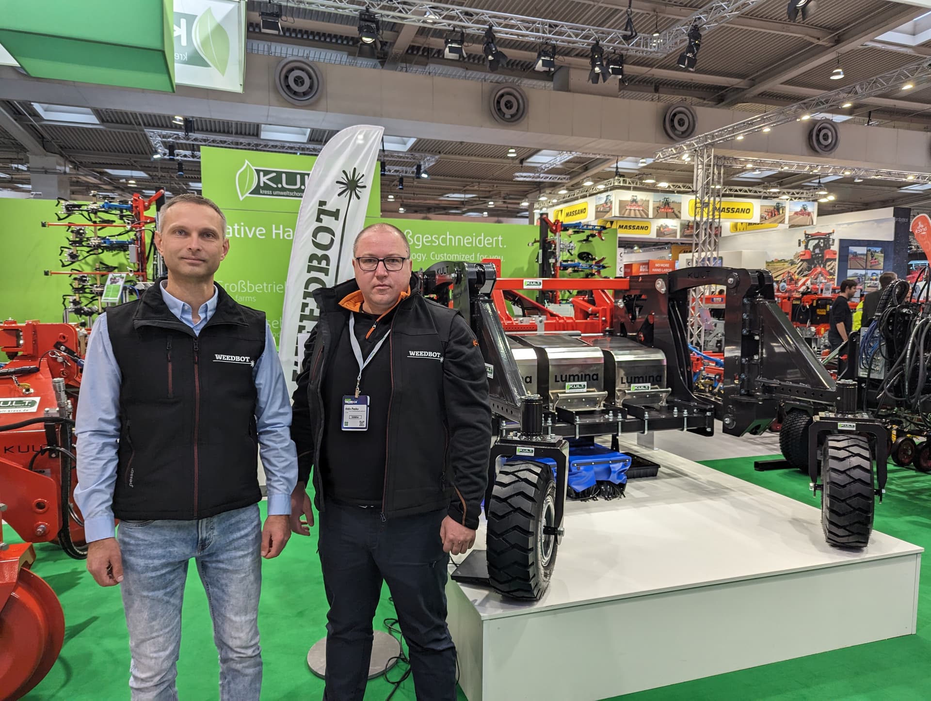 Publicitātes foto: SIA WeedBot SIA WeedBot pārstāvju foto