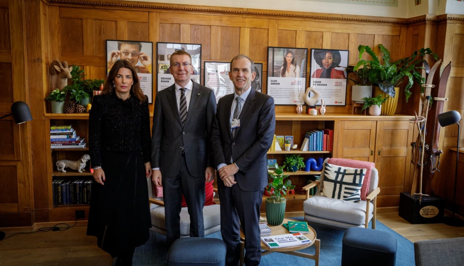 Publicitātes foto: Valsts prezidenta kanceleja Edgara Rinkēviča un Google pārstāvju foto