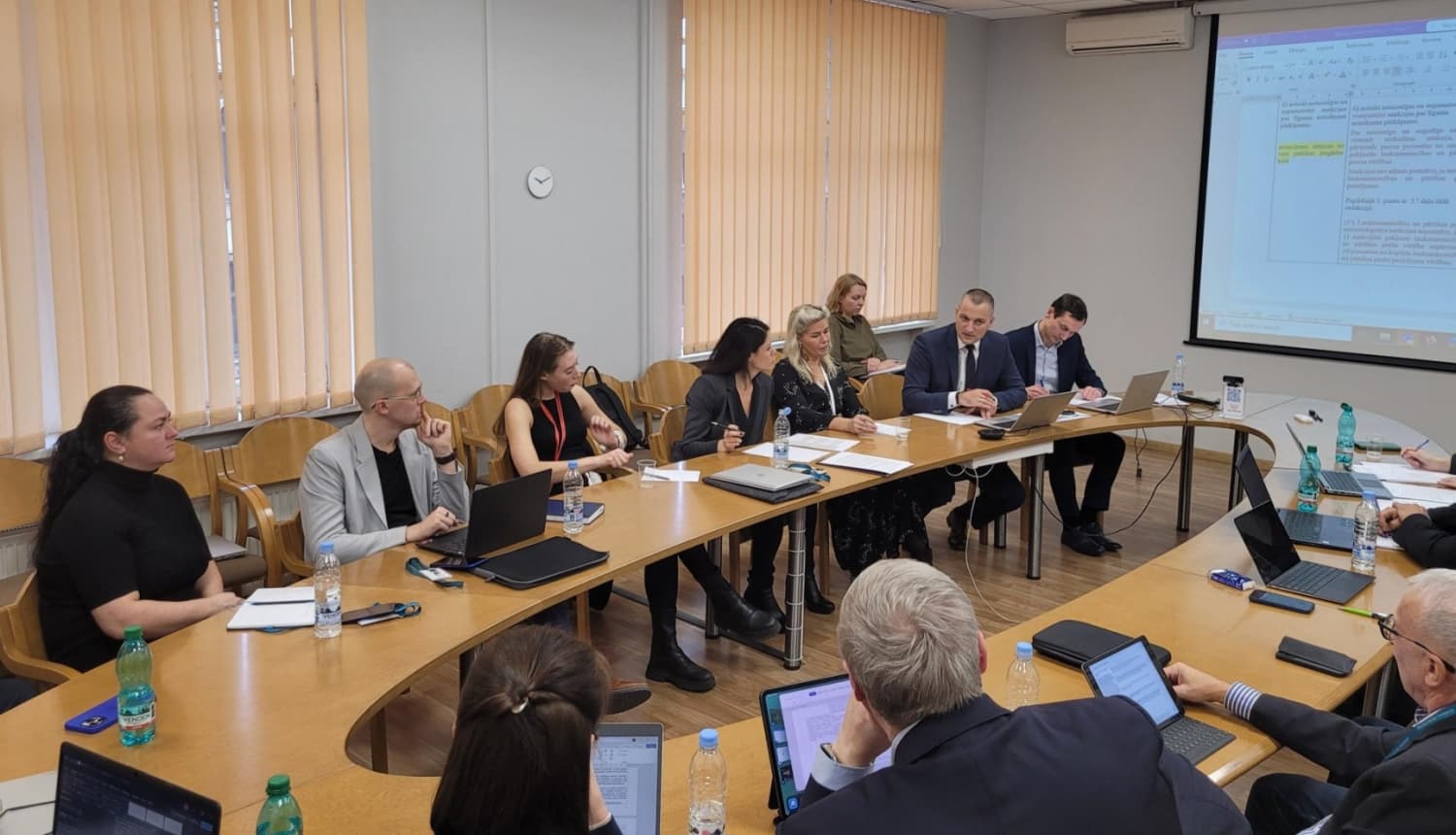 EM aicina tirgotājus un ražotājus sniegt papildu priekšlikumus pārtikas preču cenu samazināšanai