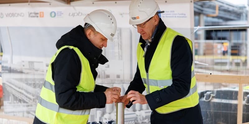 Uzņēmums “Latvijas Finieris” Rīgā sācis būvēt dabīgo sveķu ražotni Uzņēmums “Latvijas Finieris” Rīgā sācis būvēt dabīgo sveķu ražotni