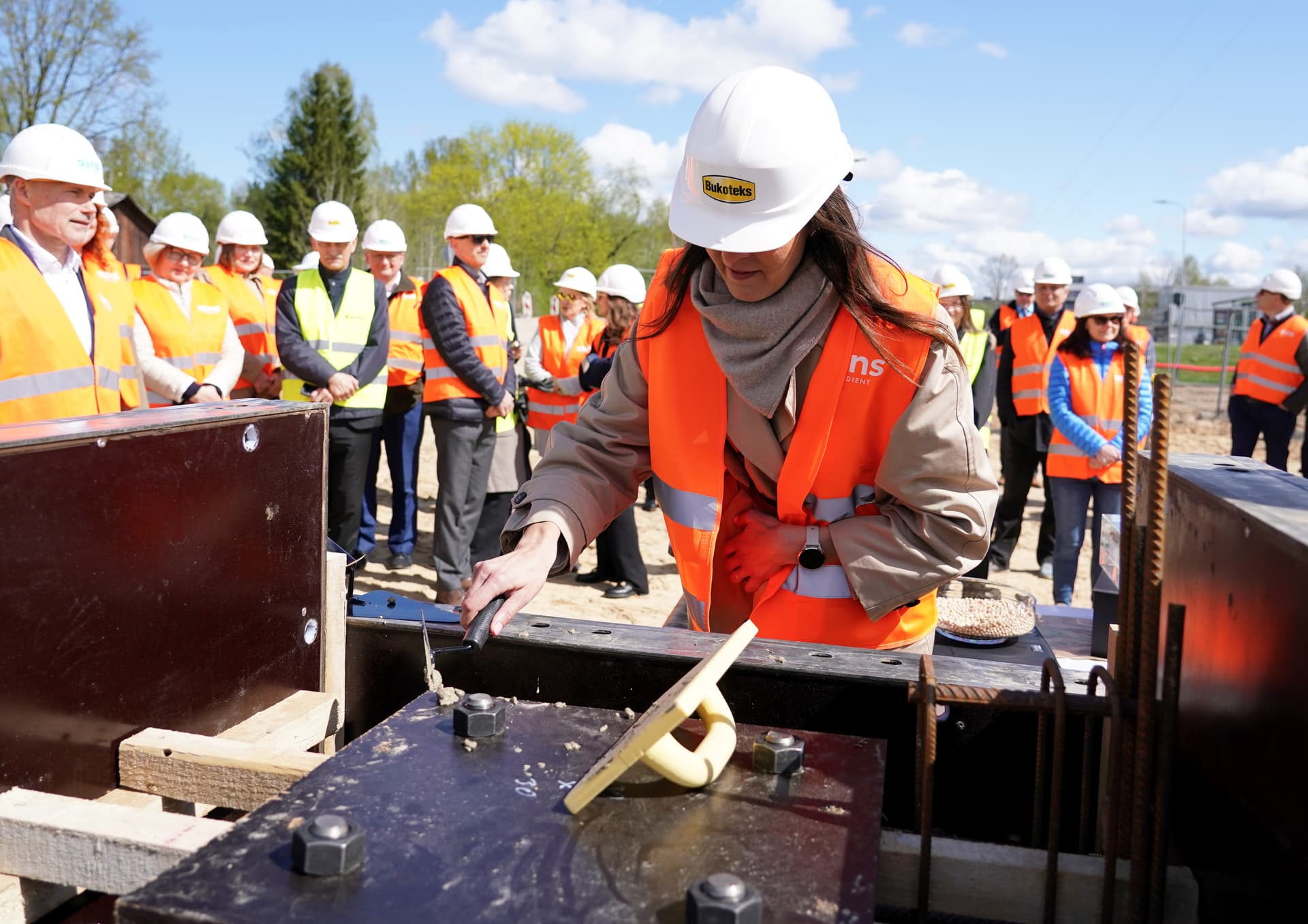 Ieva Jāgere "Asns Ingredient" zirņu proteīna rūpnīcas pamatos iemūrē kapsulu Ieva Jāgere "Asns Ingredient" zirņu proteīna rūpnīcas pamatos iemūrē kapsulu