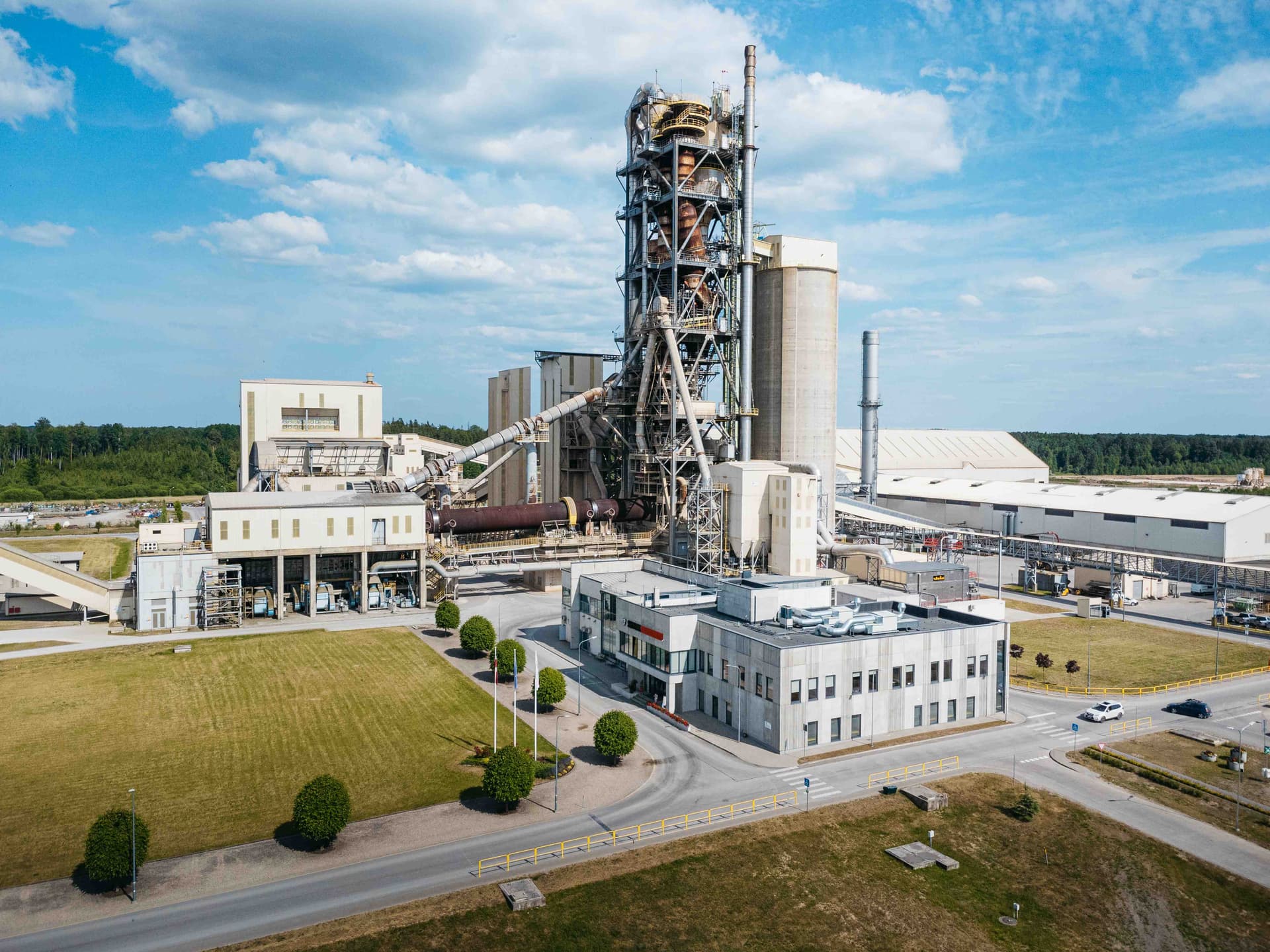 Towards an increasingly sustainable cement production