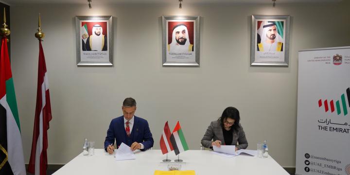 The agreement is signed by the Ambassador of the United Arab Emirates to Latvia H.E. Hanan Khalfan Obaid Ali Al Madhani and the Deputy State Secretary of the Ministry of Economics of the Republic of Latvia and the official authorized representative of the exhibition “EXPO 2020” Raimonds Aleksejenko.
