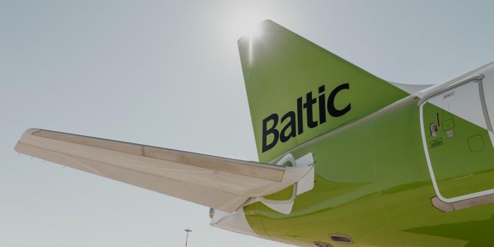 airBaltic lidmašīnas astes foto 